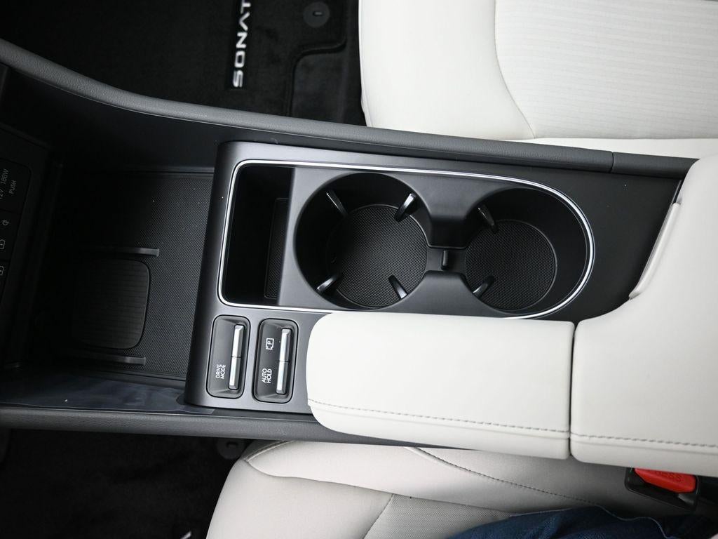 2026 Hyundai SONATA HYBRID SEL