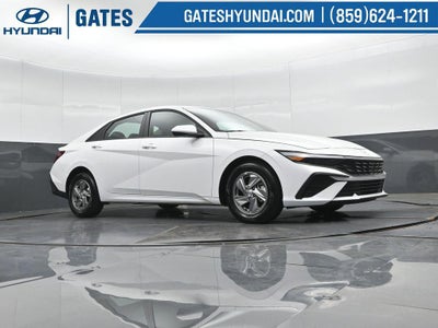 2025 Hyundai ELANTRA SE