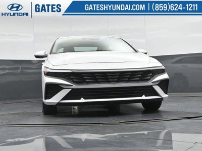 2025 Hyundai ELANTRA SE