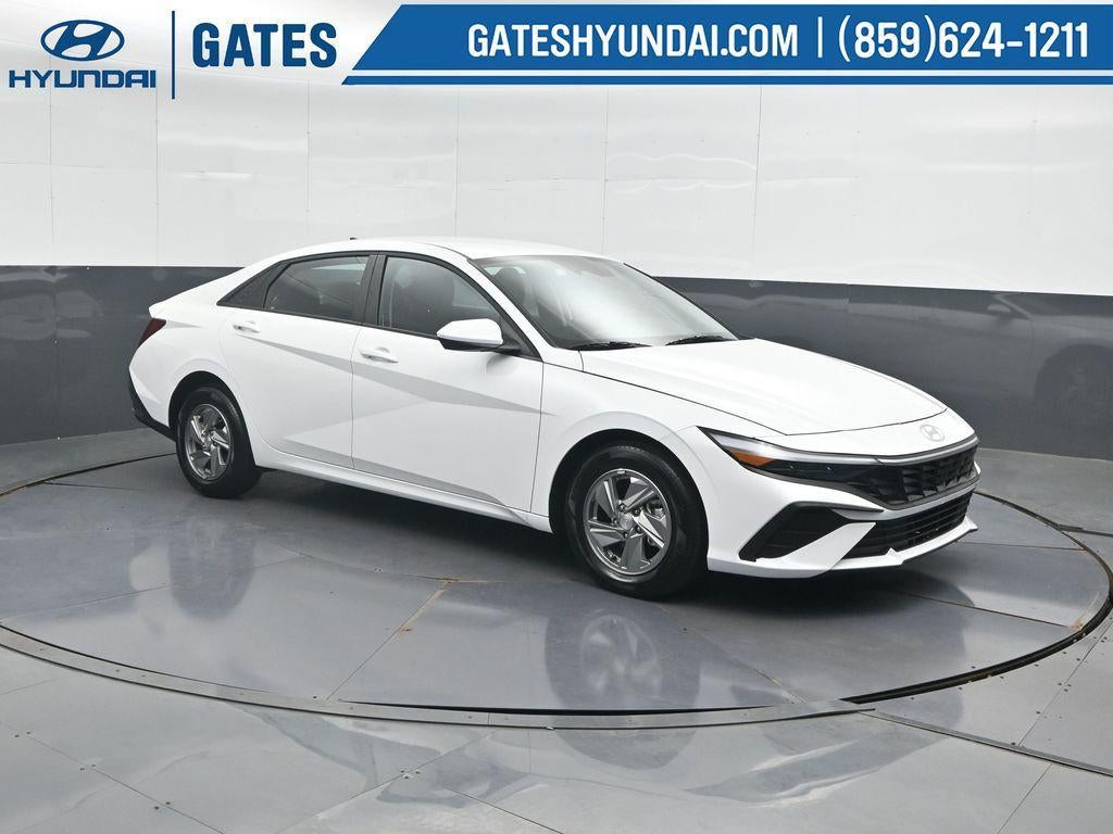 2025 Hyundai ELANTRA SE