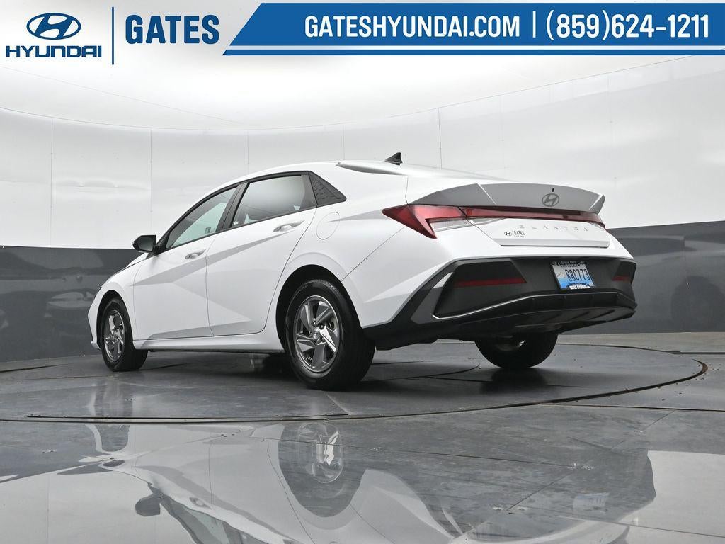 2025 Hyundai ELANTRA SE