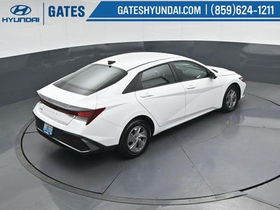 2025 Hyundai ELANTRA SE