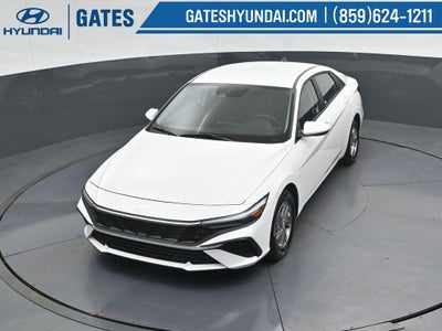 2025 Hyundai ELANTRA SE