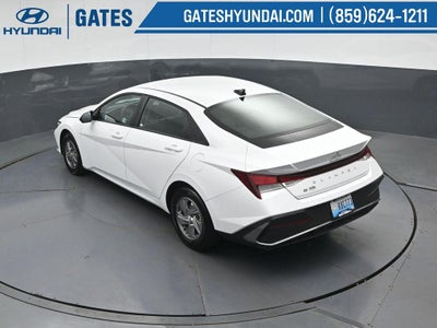 2025 Hyundai ELANTRA SE