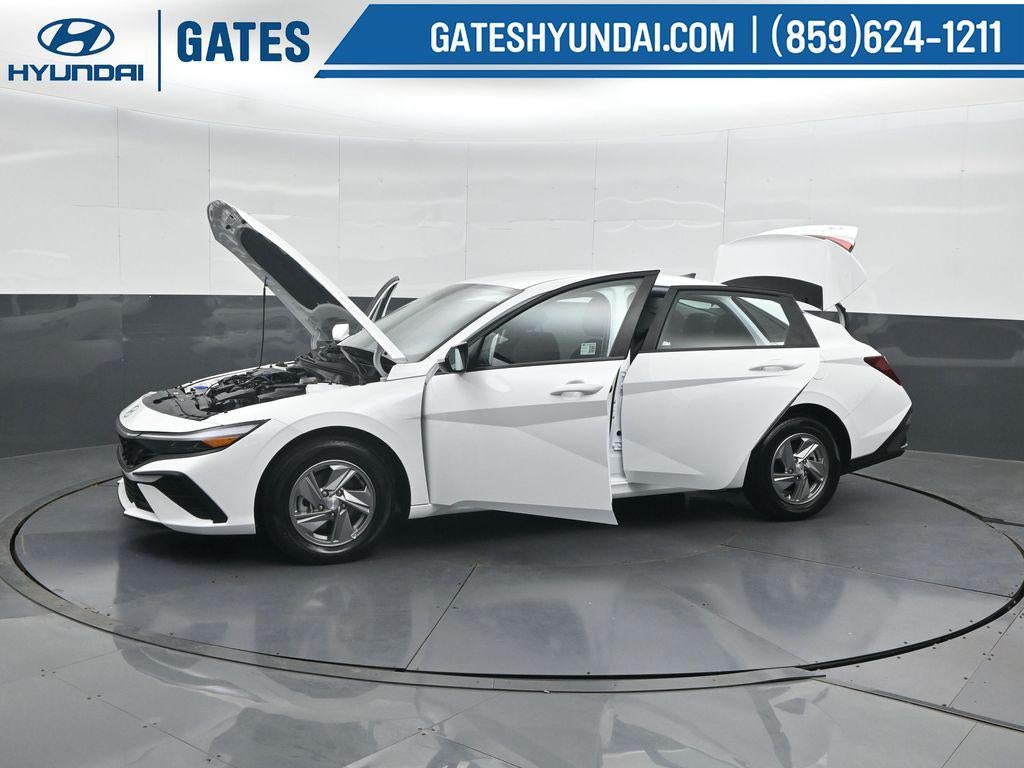 2025 Hyundai ELANTRA SE