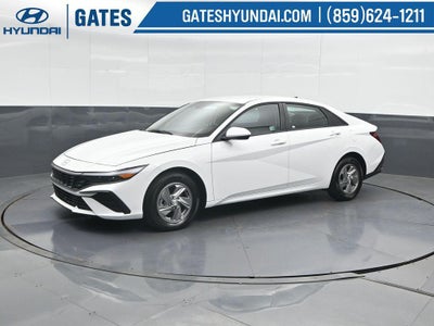 2025 Hyundai ELANTRA SE