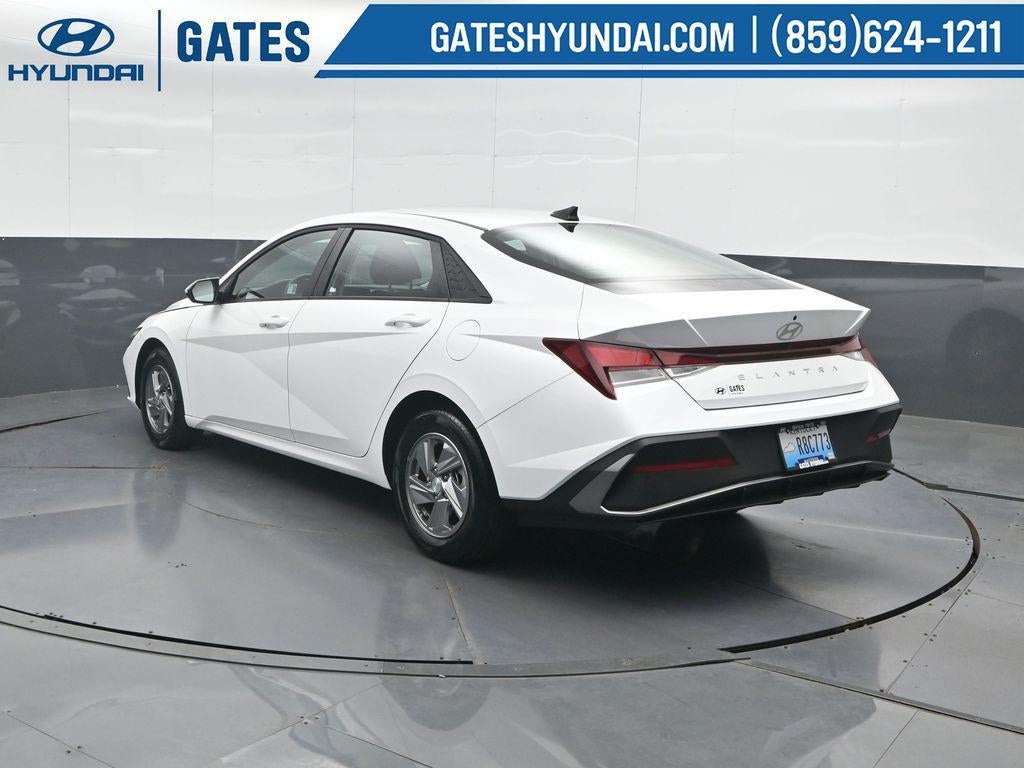 2025 Hyundai ELANTRA SE