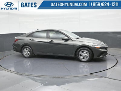 2025 Hyundai ELANTRA SE Active SRC