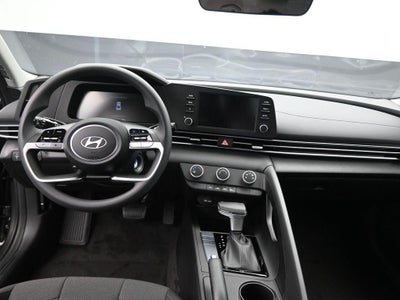 2025 Hyundai ELANTRA SE Active SRC