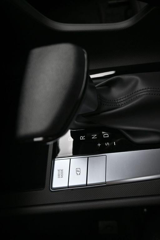 2025 Hyundai ELANTRA SE Active SRC
