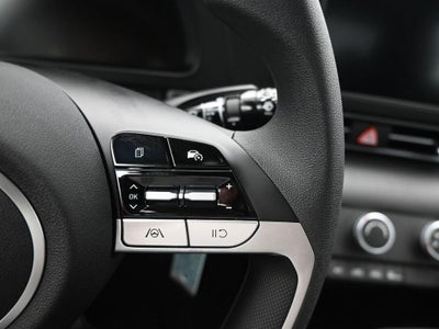 2025 Hyundai ELANTRA SE Active SRC