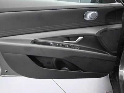 2025 Hyundai ELANTRA SE Active SRC