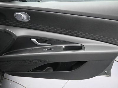 2025 Hyundai ELANTRA SE Active SRC