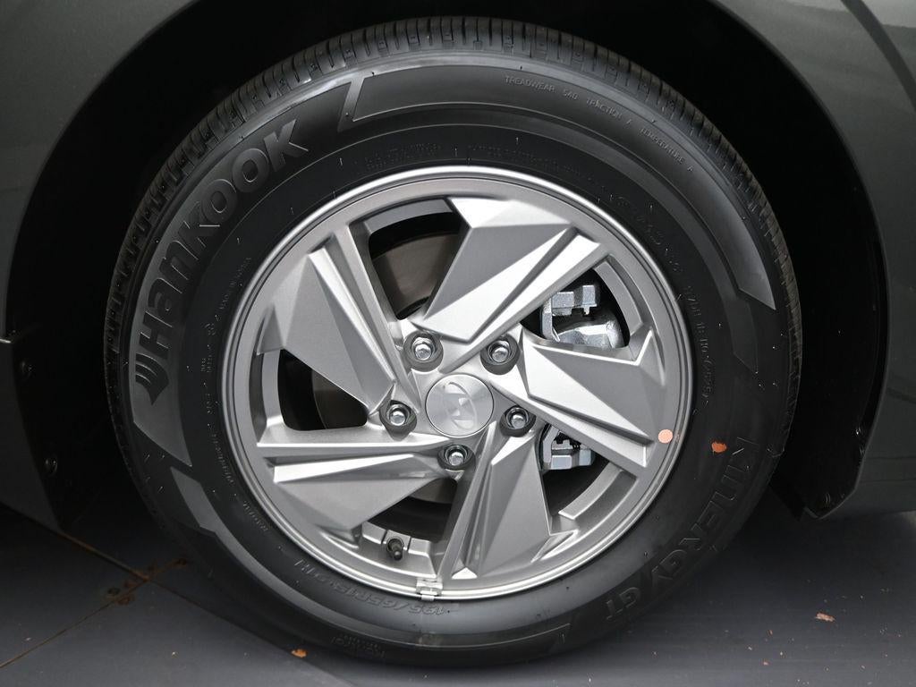 2025 Hyundai ELANTRA SE Active SRC