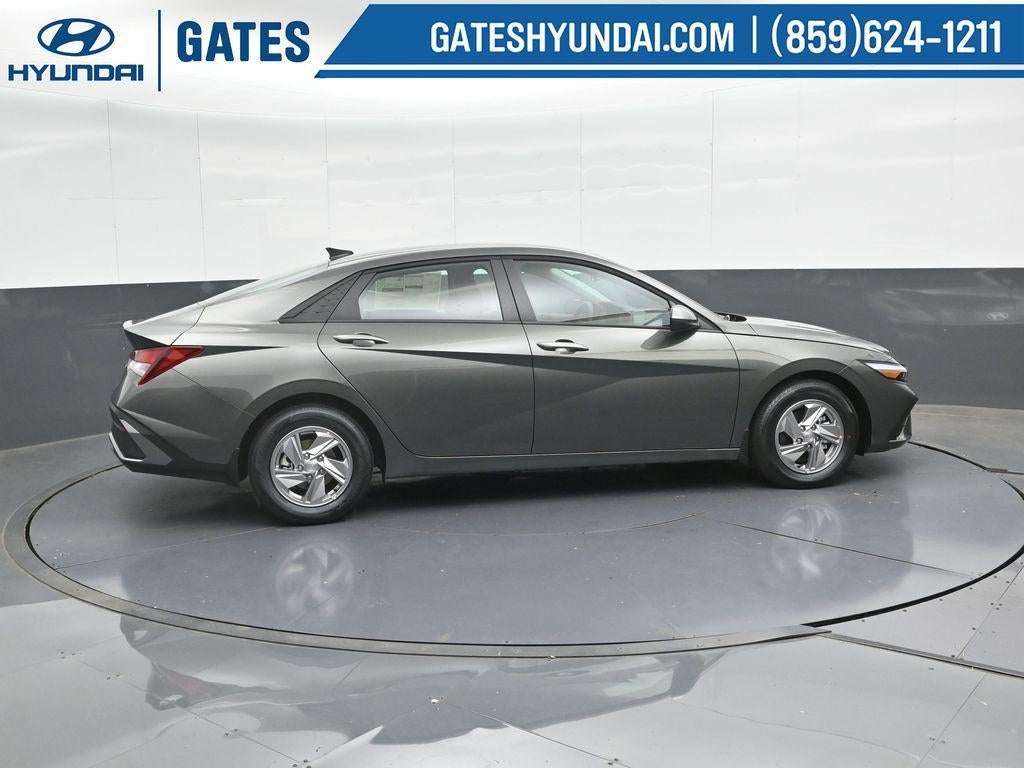 2025 Hyundai ELANTRA SE Active SRC