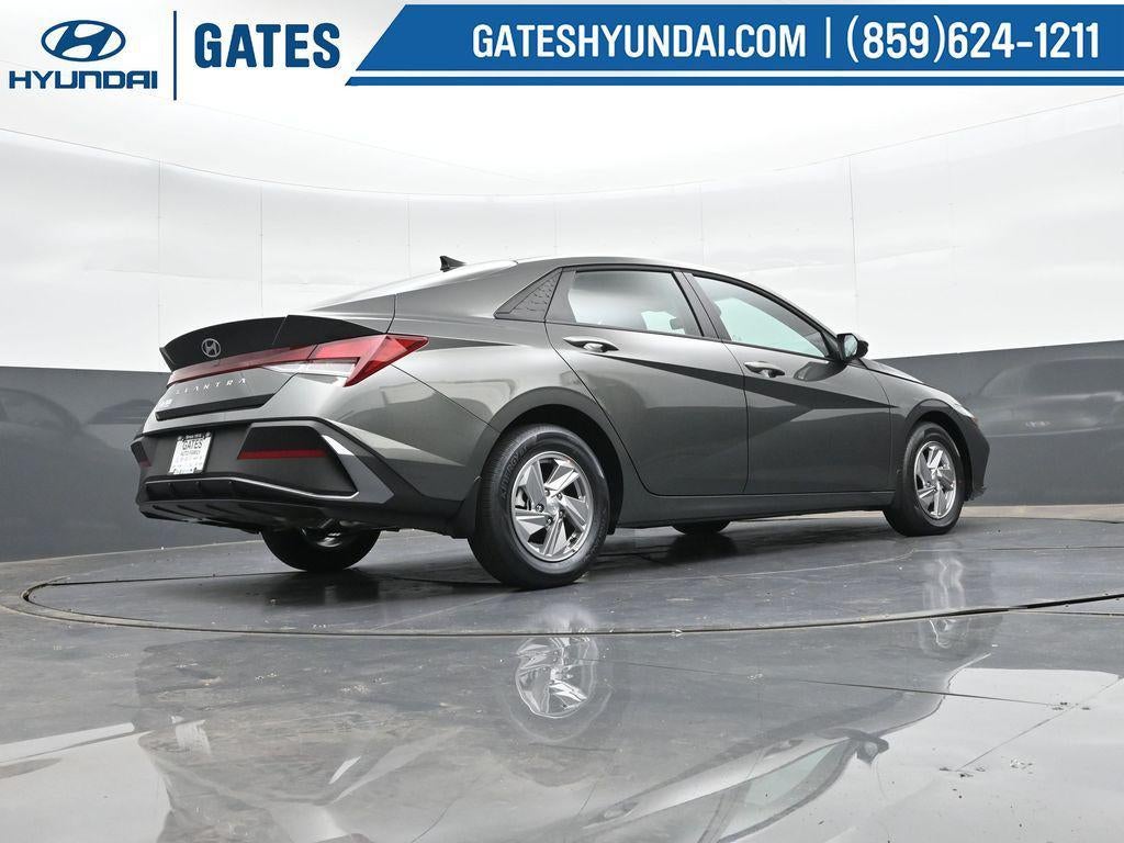 2025 Hyundai ELANTRA SE Active SRC