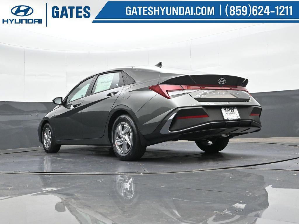 2025 Hyundai ELANTRA SE Active SRC