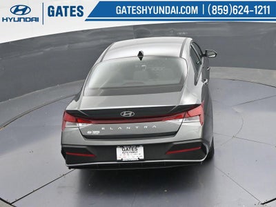 2025 Hyundai ELANTRA SE Active SRC