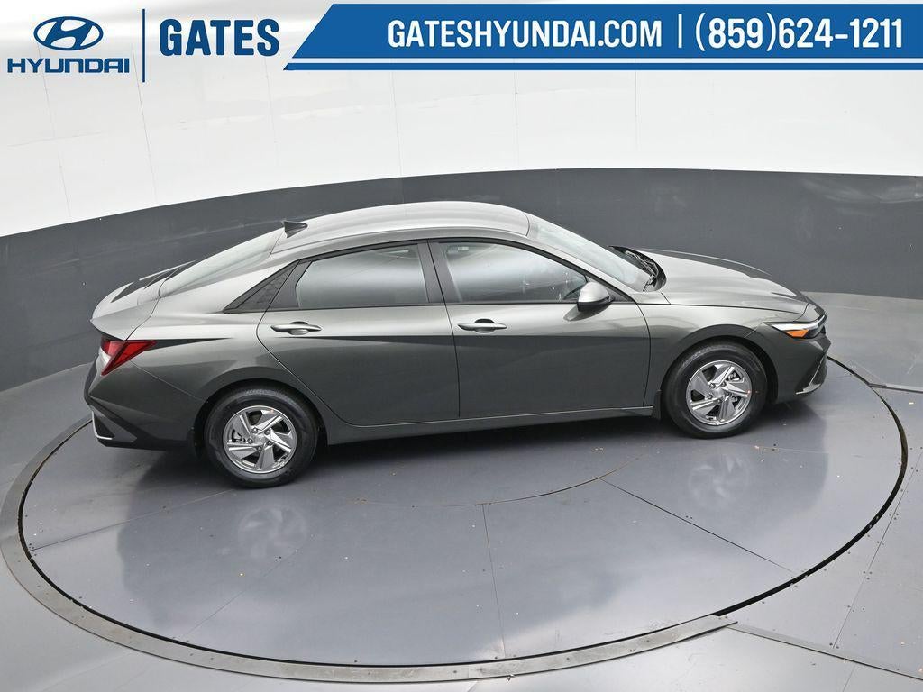 2025 Hyundai ELANTRA SE Active SRC