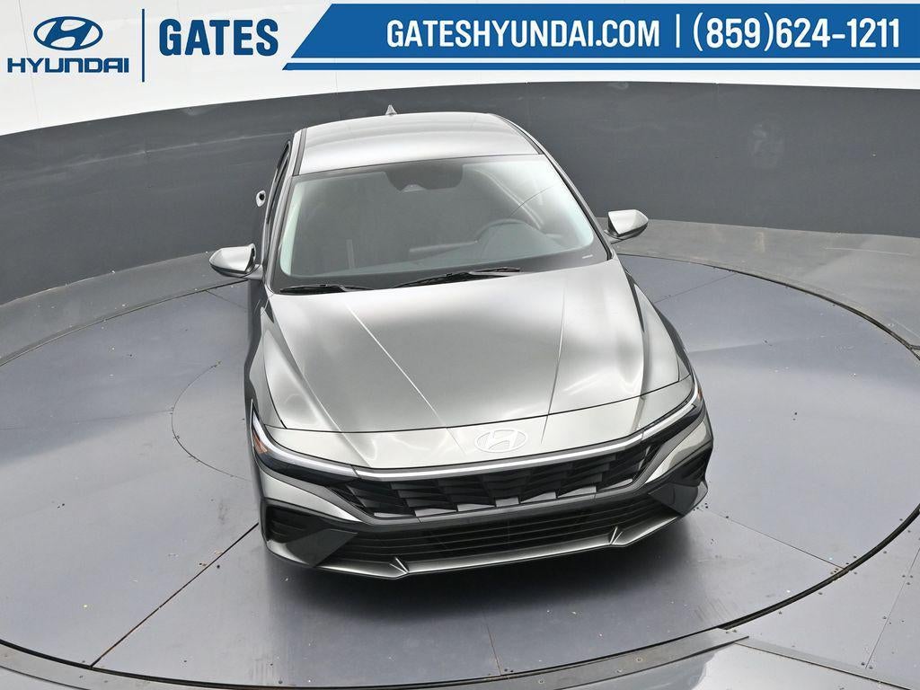 2025 Hyundai ELANTRA SE Active SRC