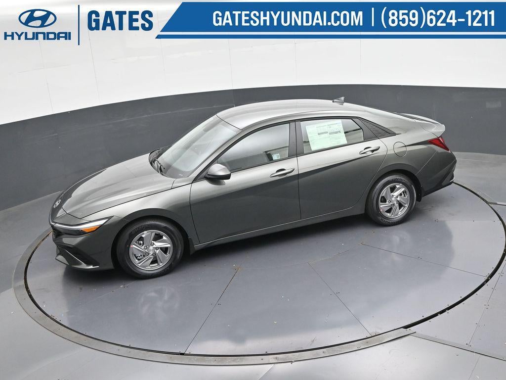 2025 Hyundai ELANTRA SE Active SRC