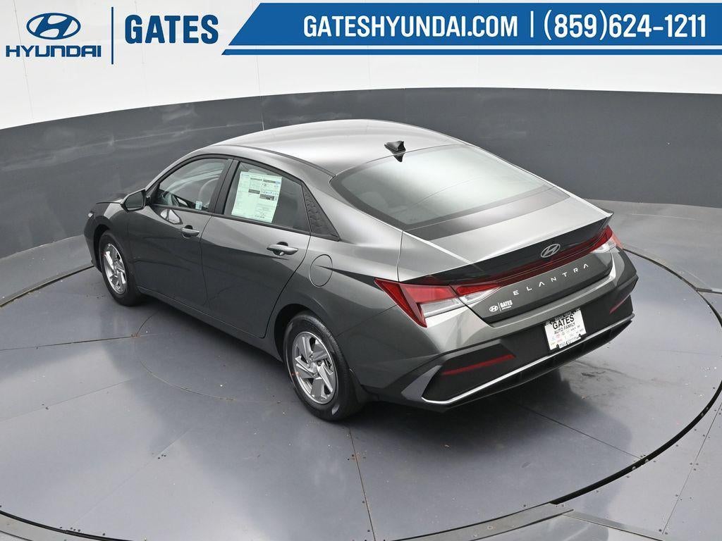 2025 Hyundai ELANTRA SE Active SRC