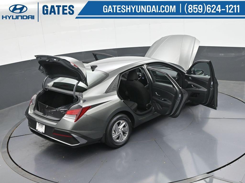 2025 Hyundai ELANTRA SE Active SRC