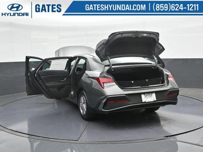 2025 Hyundai ELANTRA SE Active SRC