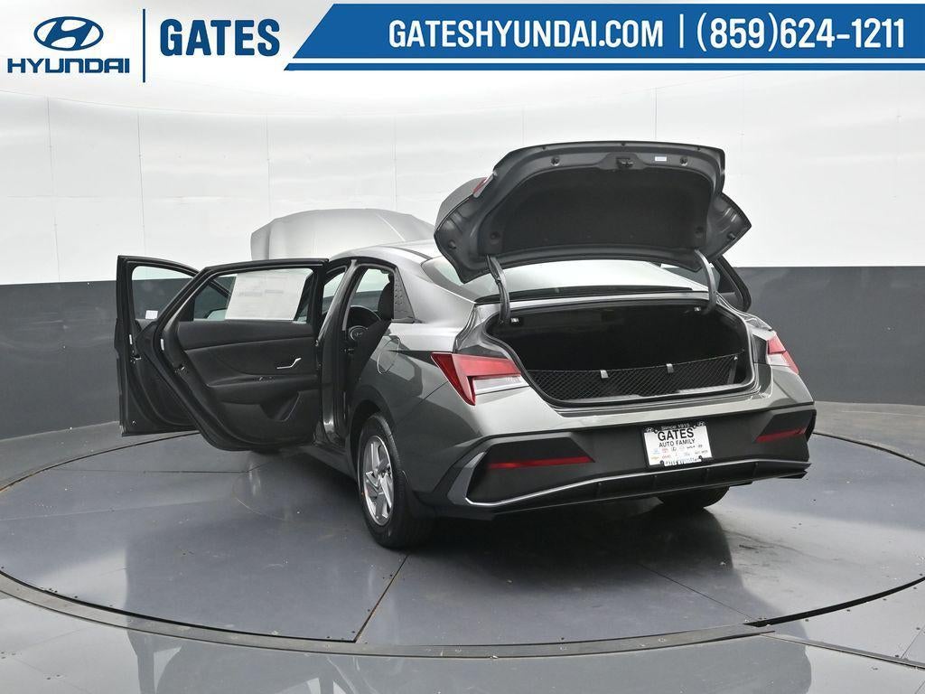 2025 Hyundai ELANTRA SE Active SRC
