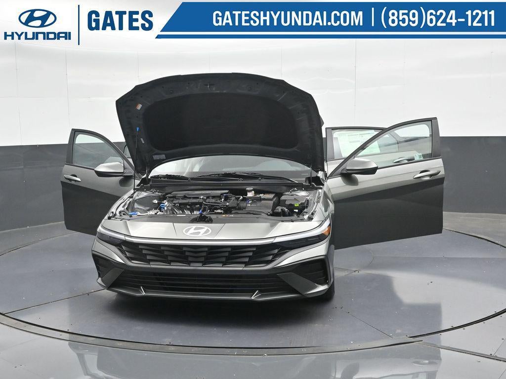 2025 Hyundai ELANTRA SE Active SRC