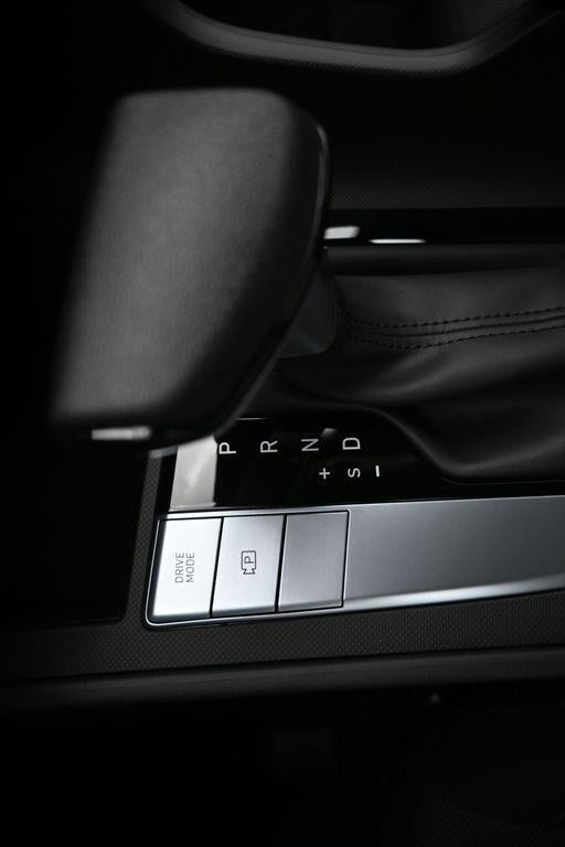 2025 Hyundai ELANTRA SE Active SRC