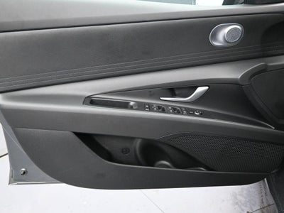 2025 Hyundai ELANTRA SE Active SRC