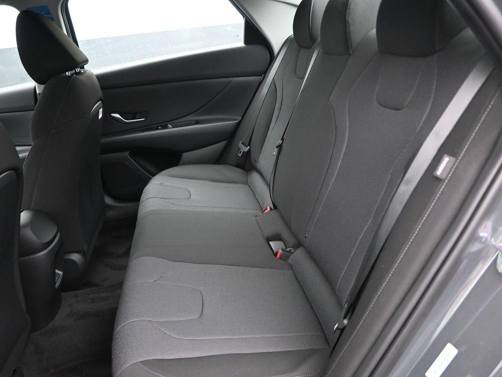 2025 Hyundai ELANTRA SE Active SRC