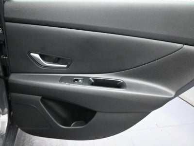 2025 Hyundai ELANTRA SE Active SRC