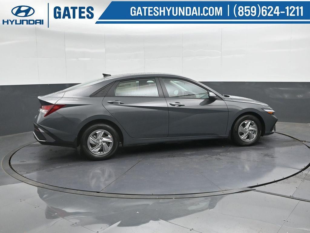2025 Hyundai ELANTRA SE Active SRC