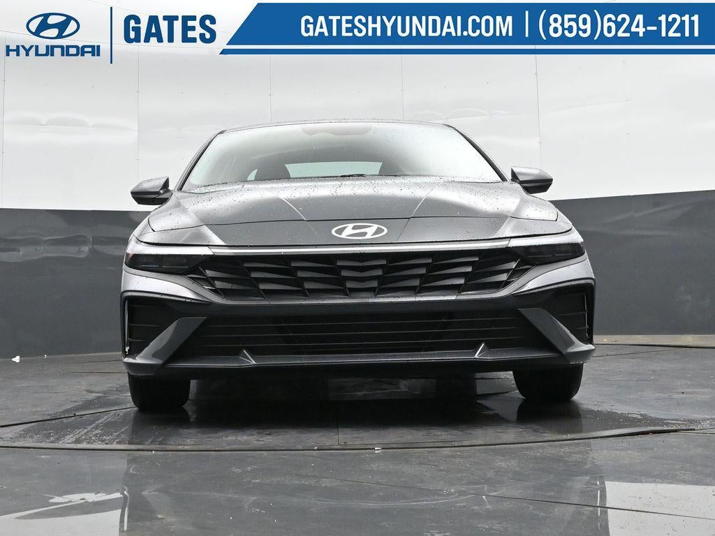 2025 Hyundai ELANTRA SE Active SRC