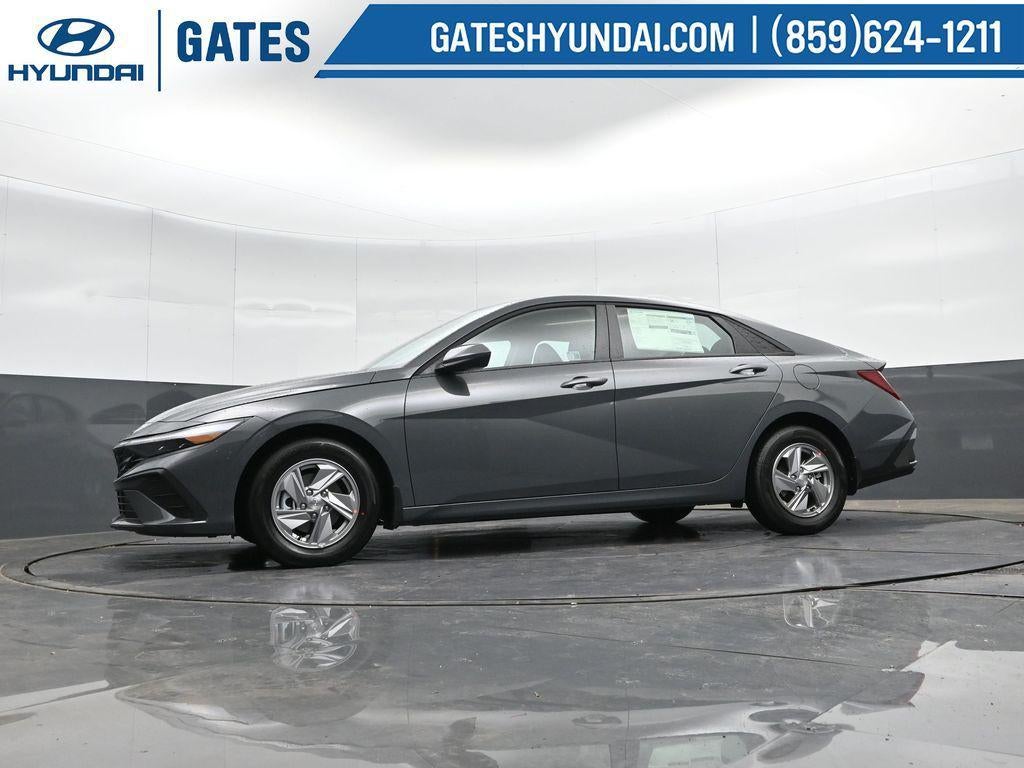 2025 Hyundai ELANTRA SE Active SRC
