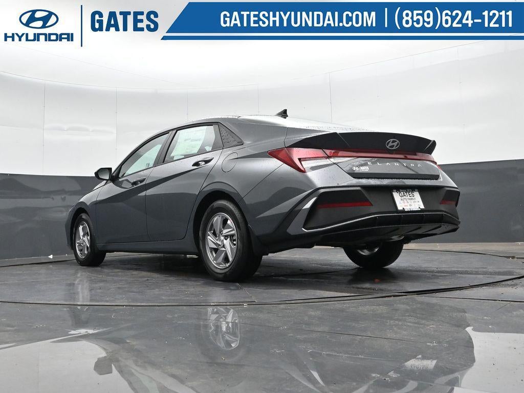 2025 Hyundai ELANTRA SE Active SRC