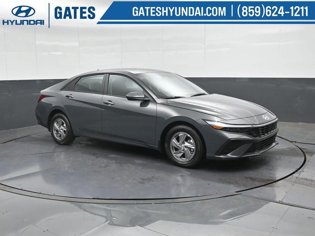 2025 Hyundai ELANTRA SE Active SRC