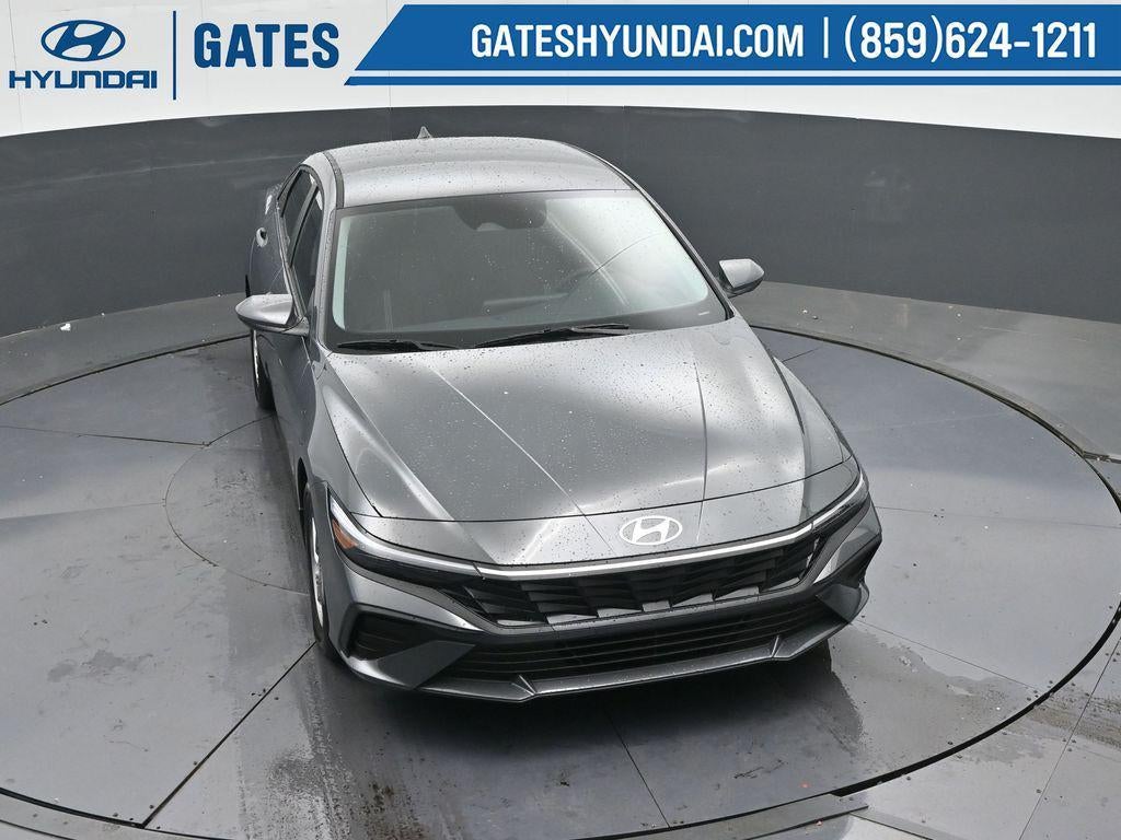 2025 Hyundai ELANTRA SE Active SRC