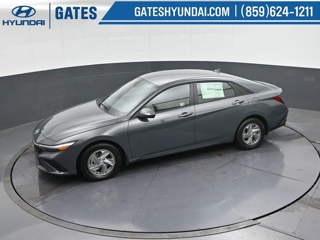 2025 Hyundai ELANTRA SE Active SRC