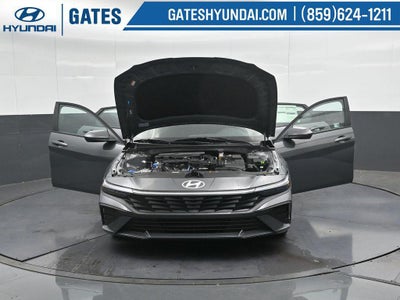 2025 Hyundai ELANTRA SE Active SRC
