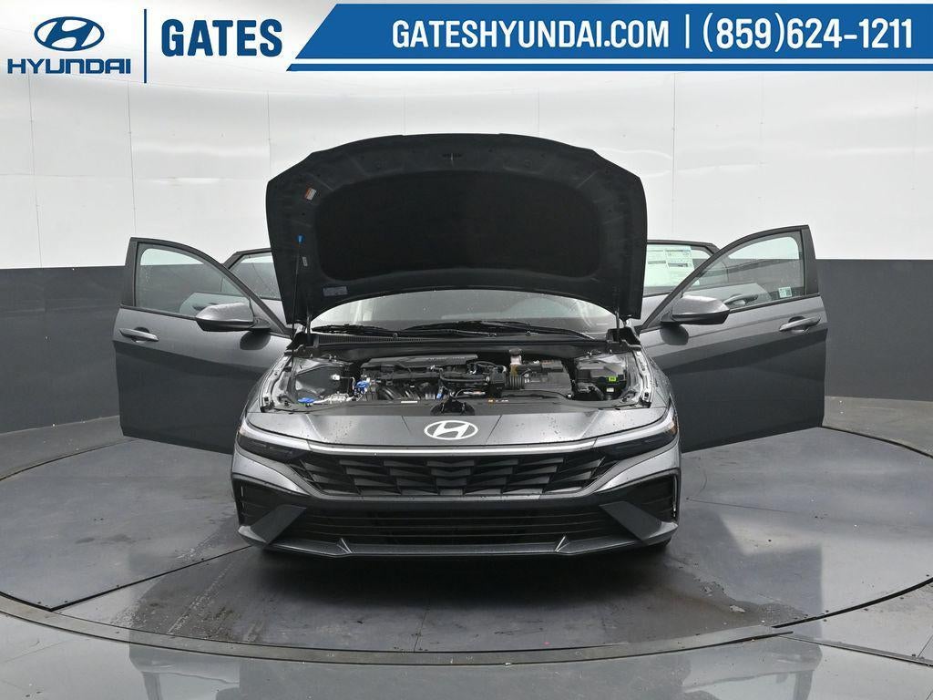 2025 Hyundai ELANTRA SE Active SRC