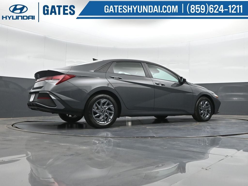 2024 Hyundai Elantra SEL - Photo 38