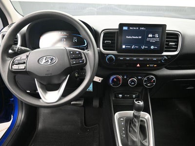 2025 Hyundai VENUE SE Active SRC