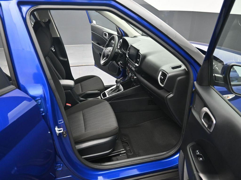 2025 Hyundai VENUE SE Active SRC