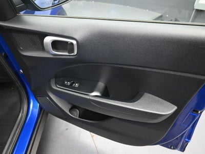 2025 Hyundai VENUE SE Active SRC