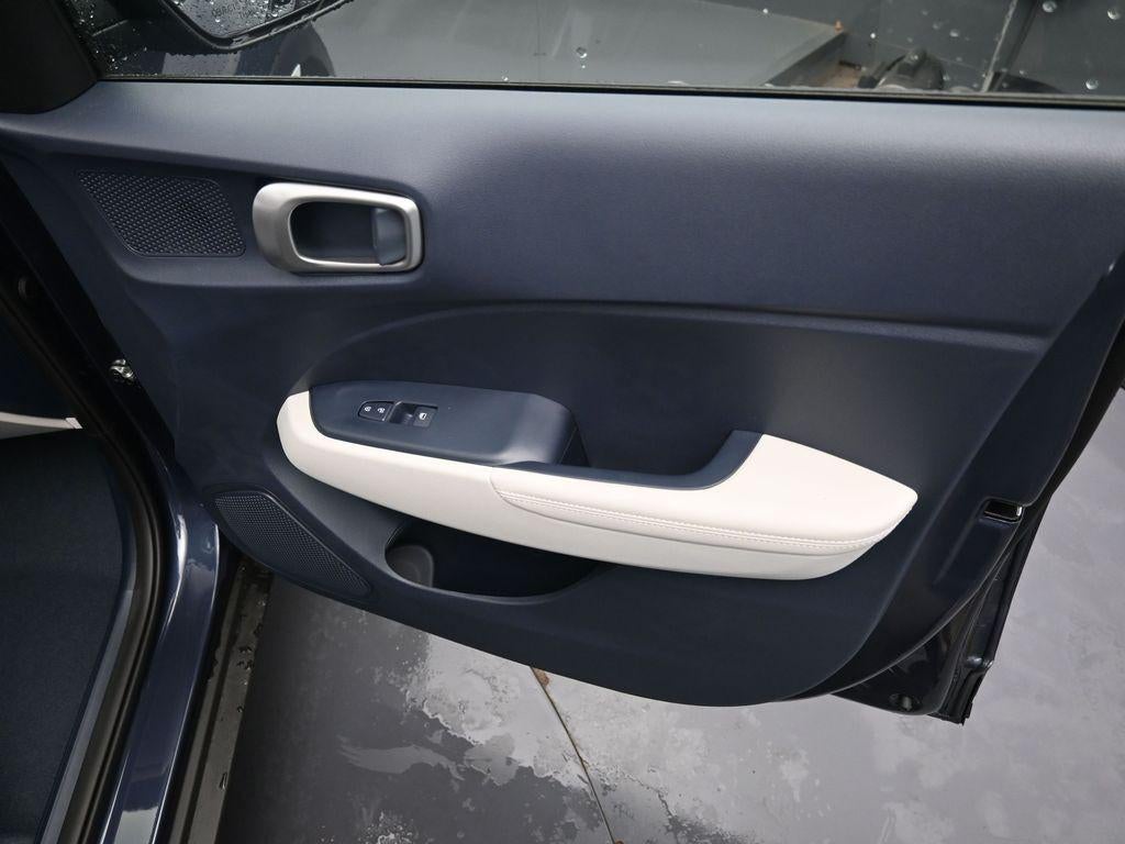 2026 Hyundai VENUE SEL W/ 2-Tone Roof