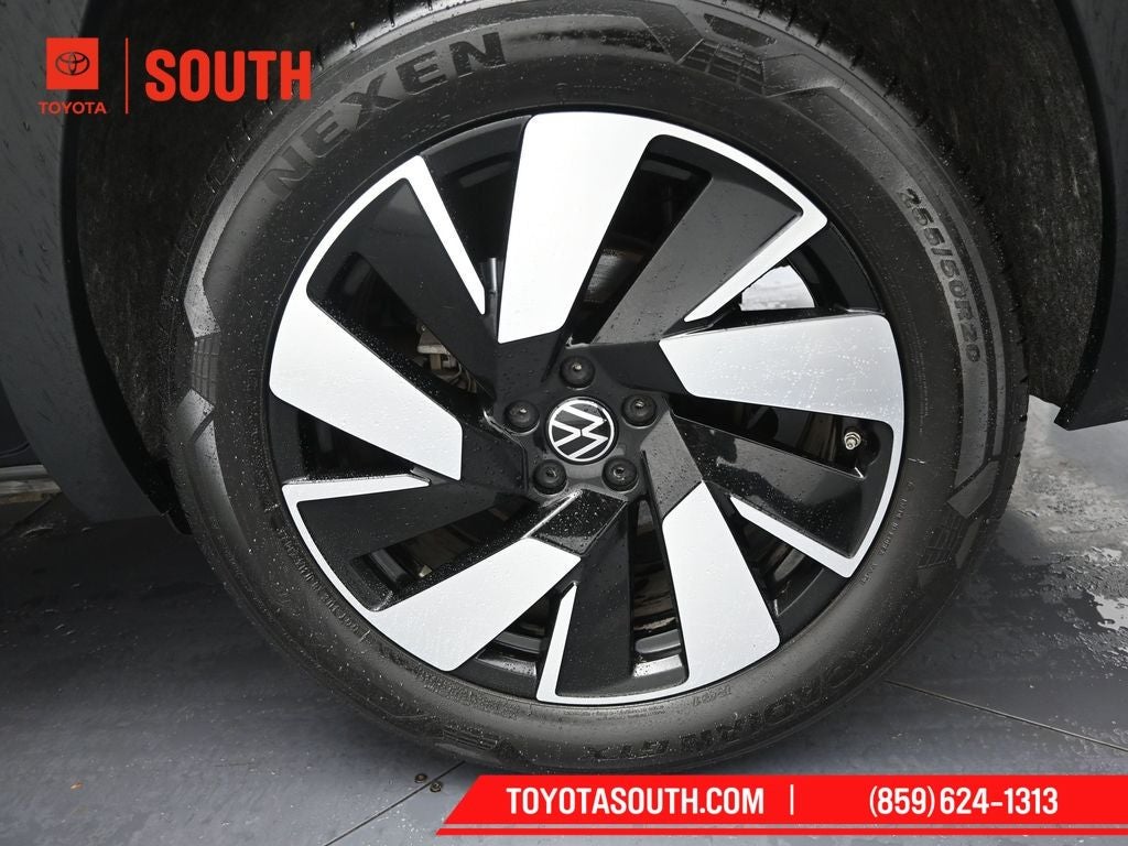 2024 Volkswagen Atlas Cross Sport 2.0T SE w/Technology