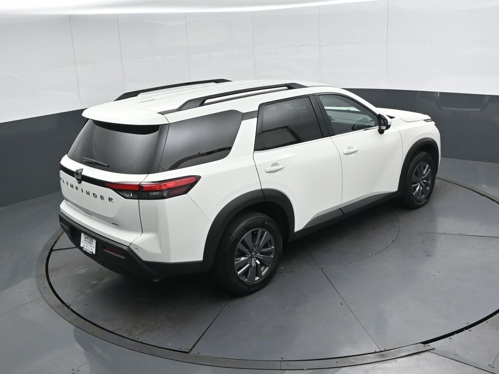 2025 Nissan Pathfinder SV